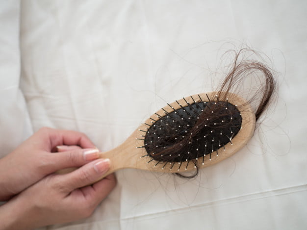 علاج الشعر من التساقط الوراثي